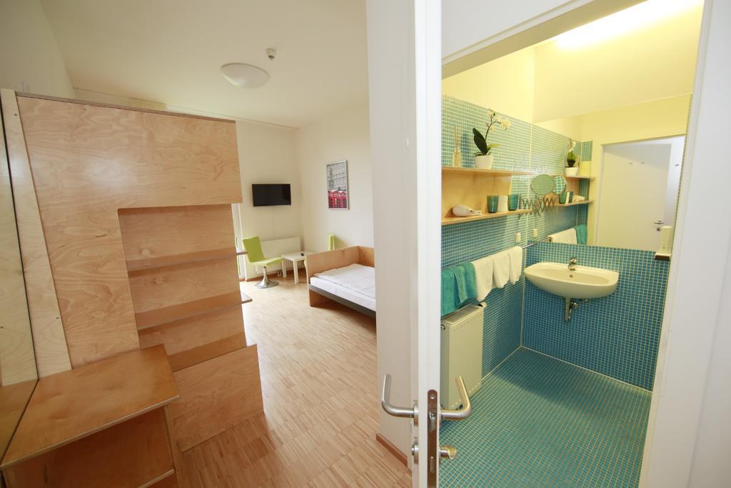 Hotel Restaurant Red Lodge Graz Room photo