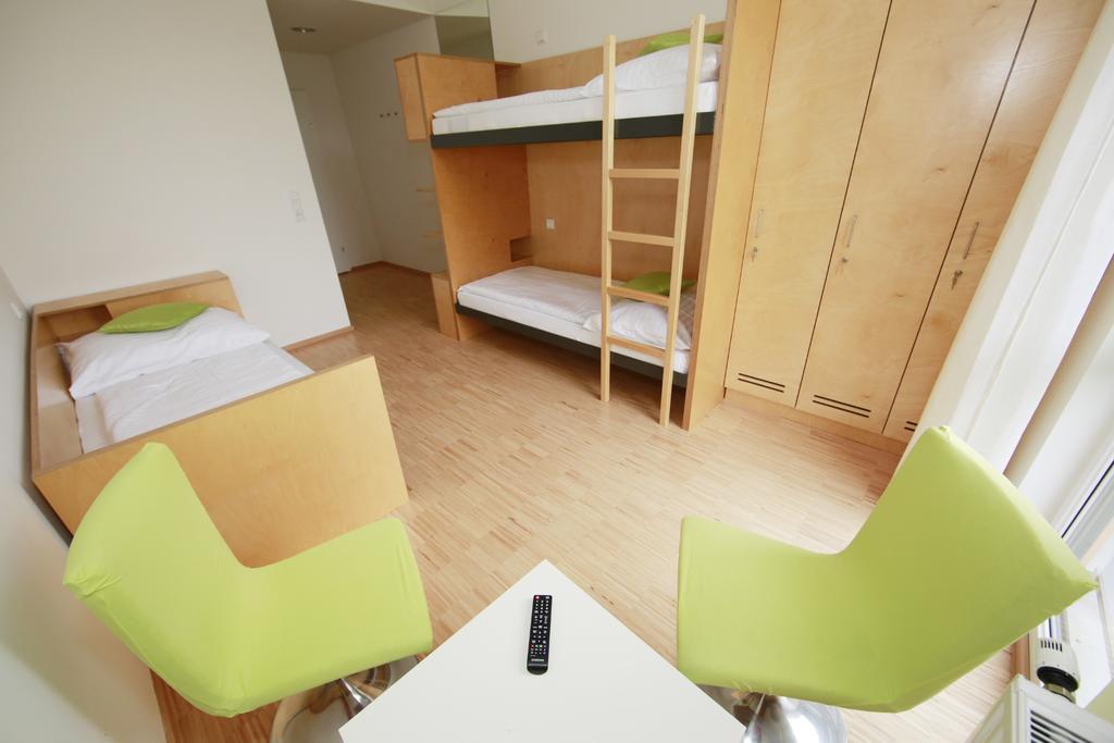 Hotel Restaurant Red Lodge Graz Room photo