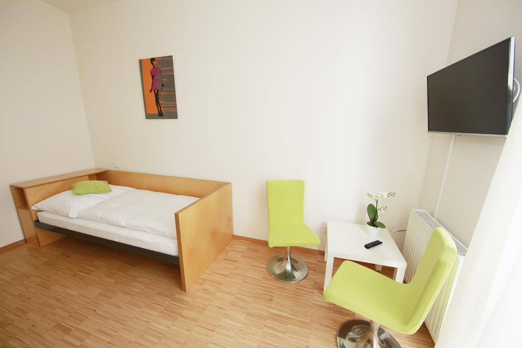 Hotel Restaurant Red Lodge Graz Room photo